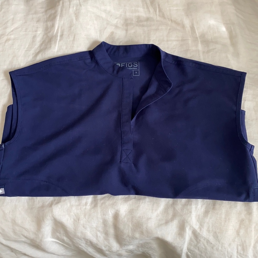 Rafaela Oversized Scrub Top. Sz. Small